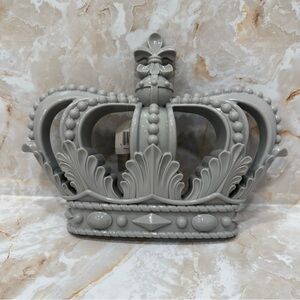 Crown Decor